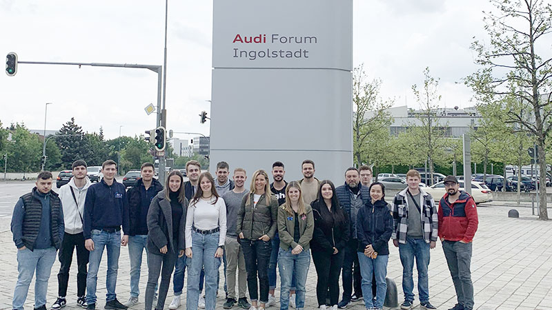 Teamfoto Exkursion Audi