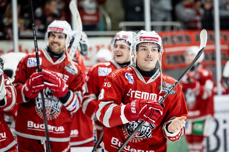 Spieler der Eisbären Regensburg